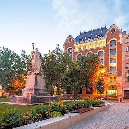 Zoya Luxury 5* Budapeste